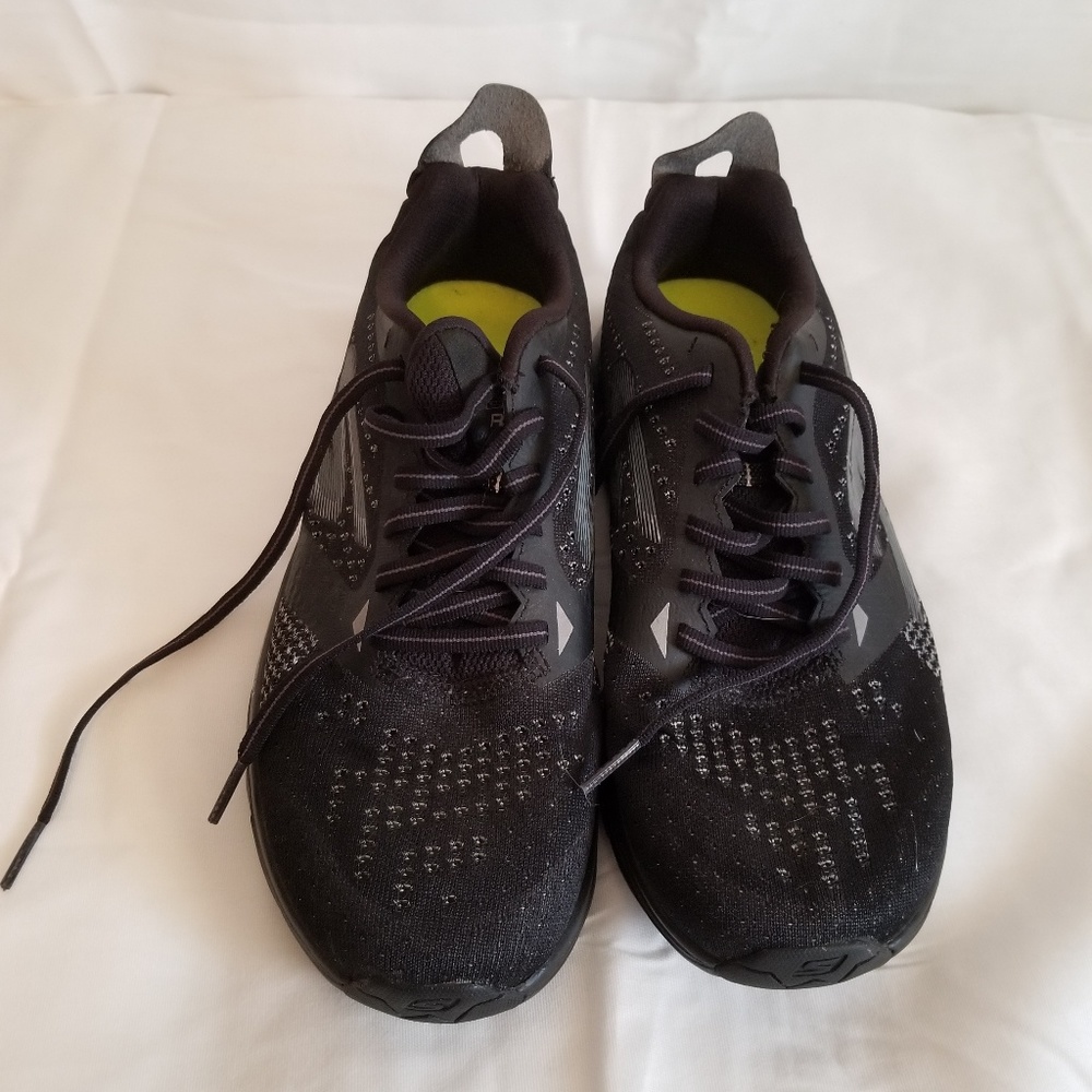 Sketchers running shoes